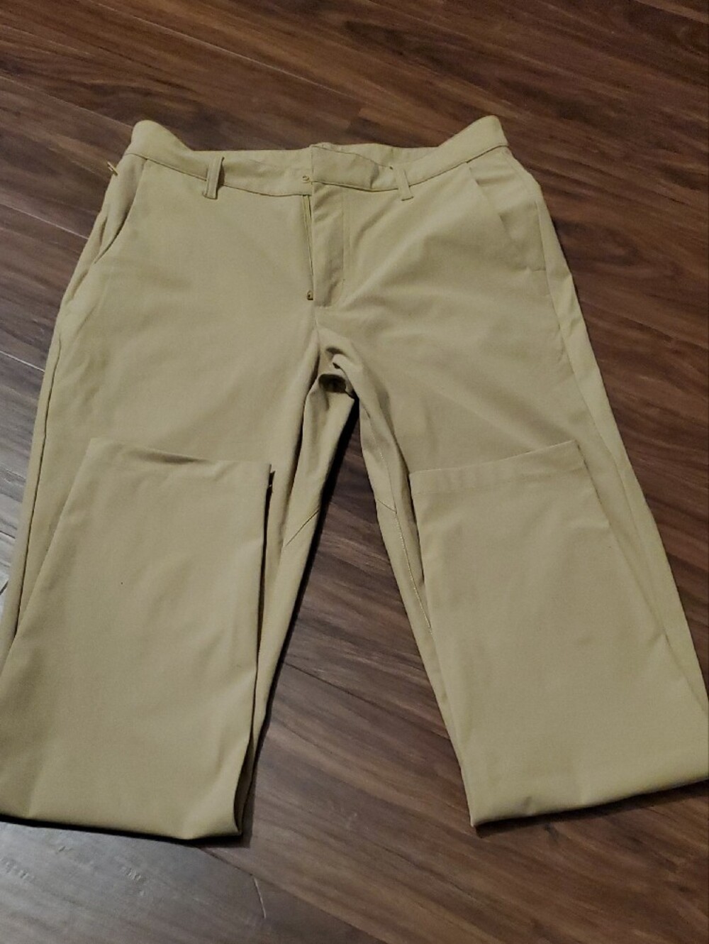 Fabletics Men's Chino Pants in Khaki Tan Zippered Pockets - Picture 8 of 10